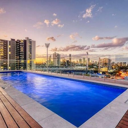 Inner City 1 Bedroom Apartment With Rooftop Pool And Parking - Serain Residences บริสเบน ภายนอก รูปภาพ