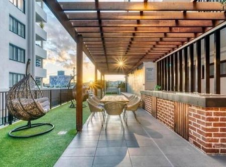 Inner City 1 Bedroom Apartment With Rooftop Pool And Parking - Serain Residences บริสเบน ภายนอก รูปภาพ