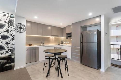 Inner City 1 Bedroom Apartment With Rooftop Pool And Parking - Serain Residences บริสเบน ภายนอก รูปภาพ