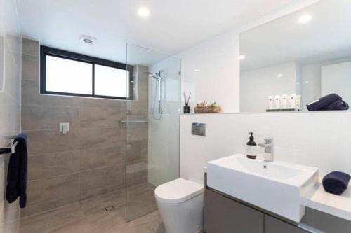Inner City 1 Bedroom Apartment With Rooftop Pool And Parking - Serain Residences บริสเบน ภายนอก รูปภาพ